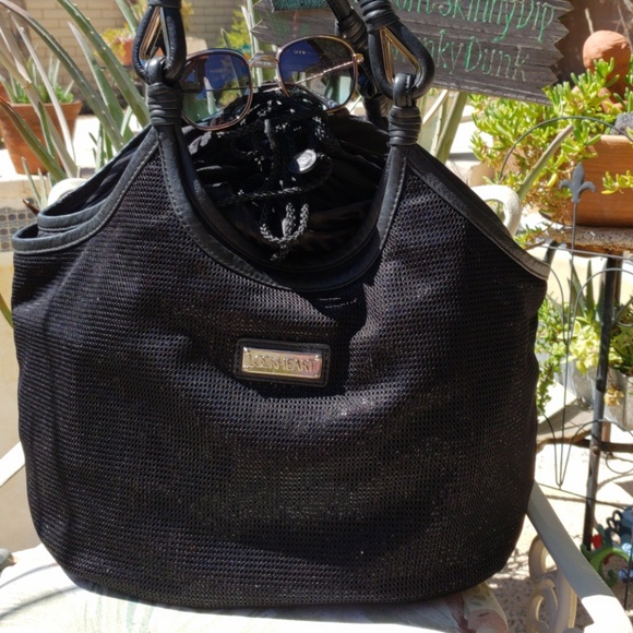 LOCKHEART Handbags - 🔥LOCKHEART..Drawstring top closure Shoulder Bag